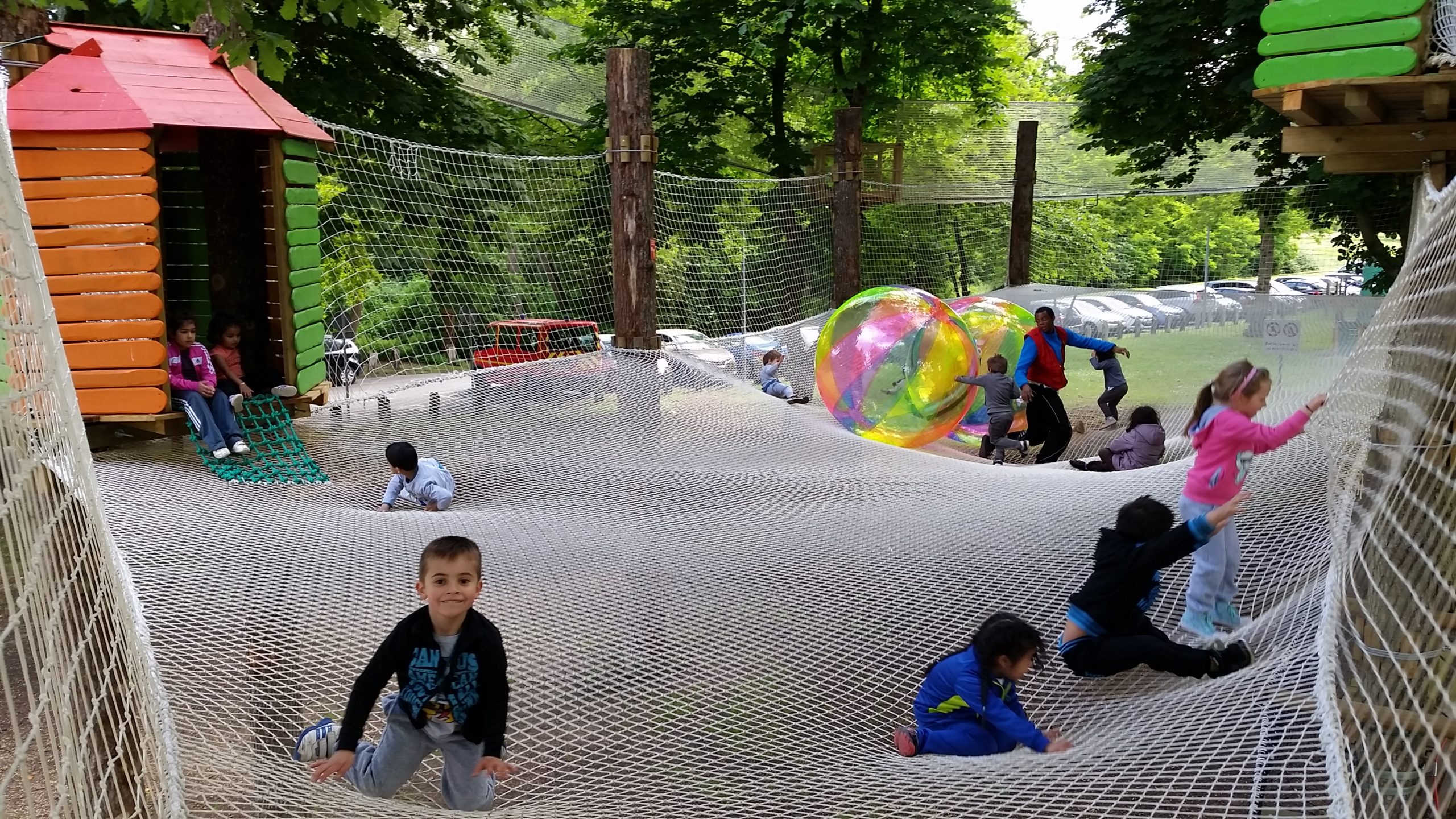 HOBBIT VILLAGE SPIDER TRAMPOLINE